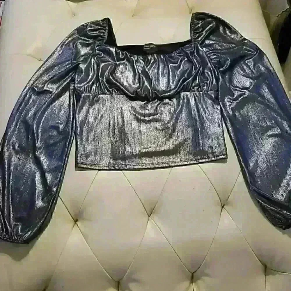 Free Press silver Crop top sz Large